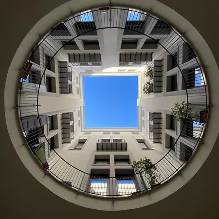 Luminos Quaroni Apartman