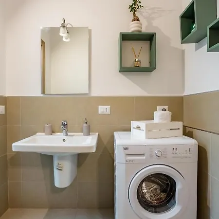 Luminos Quaroni Apartman Palermo